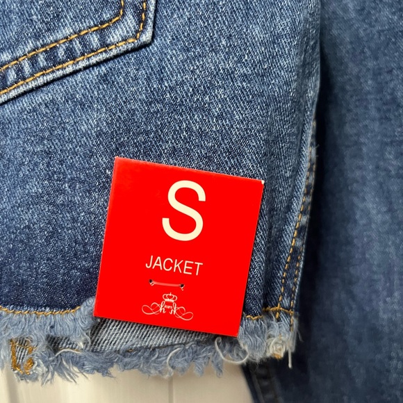 FASHIONNOVA frayed dark wash denim jacket - Picture 6 of 6